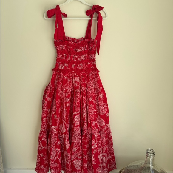 En Saison Dresses & Skirts - NWOT En Saison Red Smocked Floral Maxi Dress with Pockets – Size S